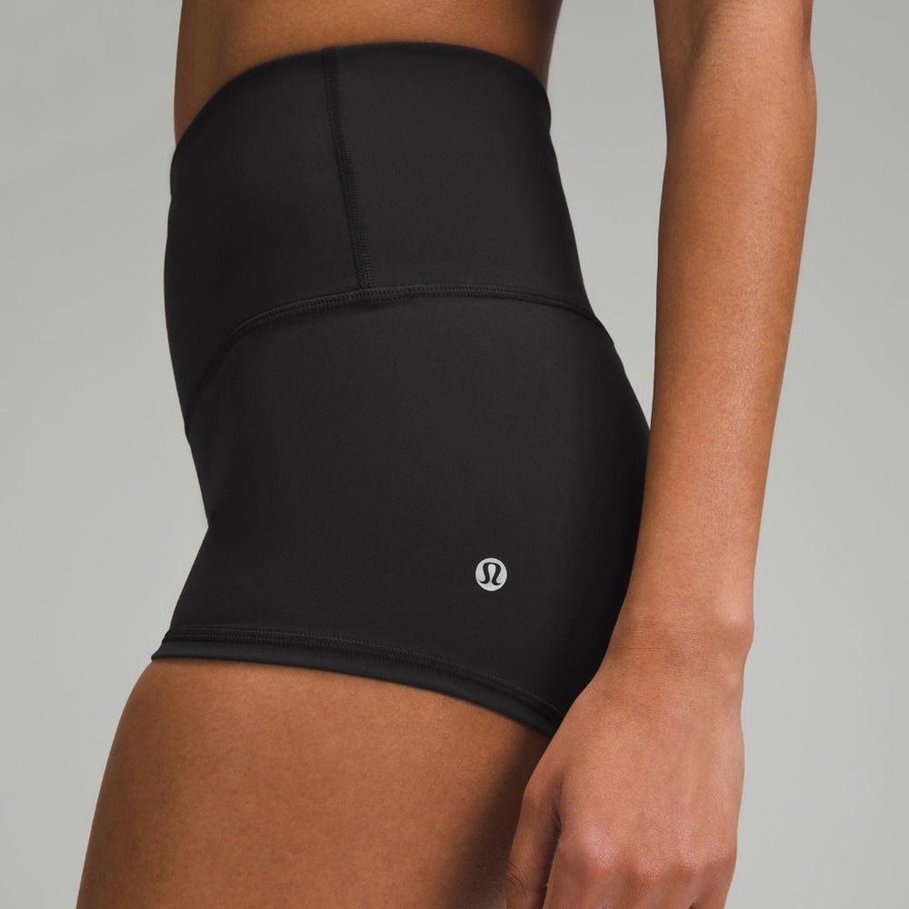 Lululemon Wunder Train High-Rise Short 2" black